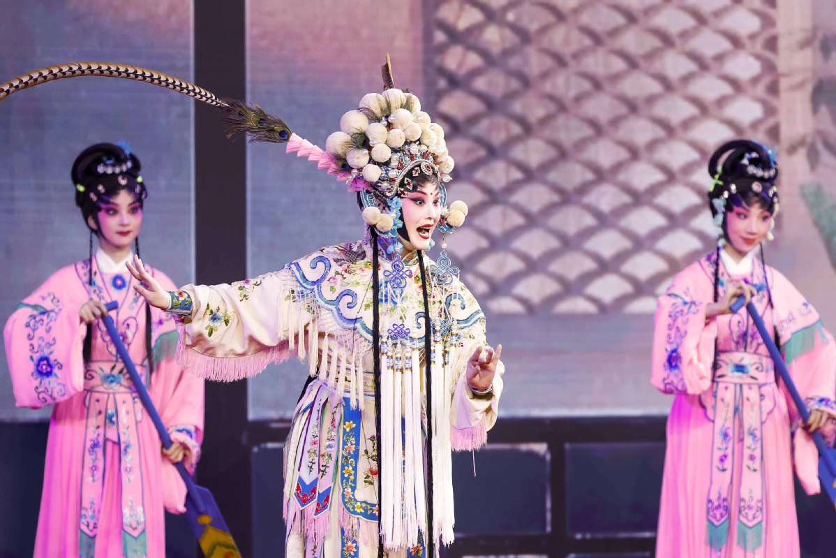CIIE Culture Night celebrates fusion of global arts and culture beyond trade